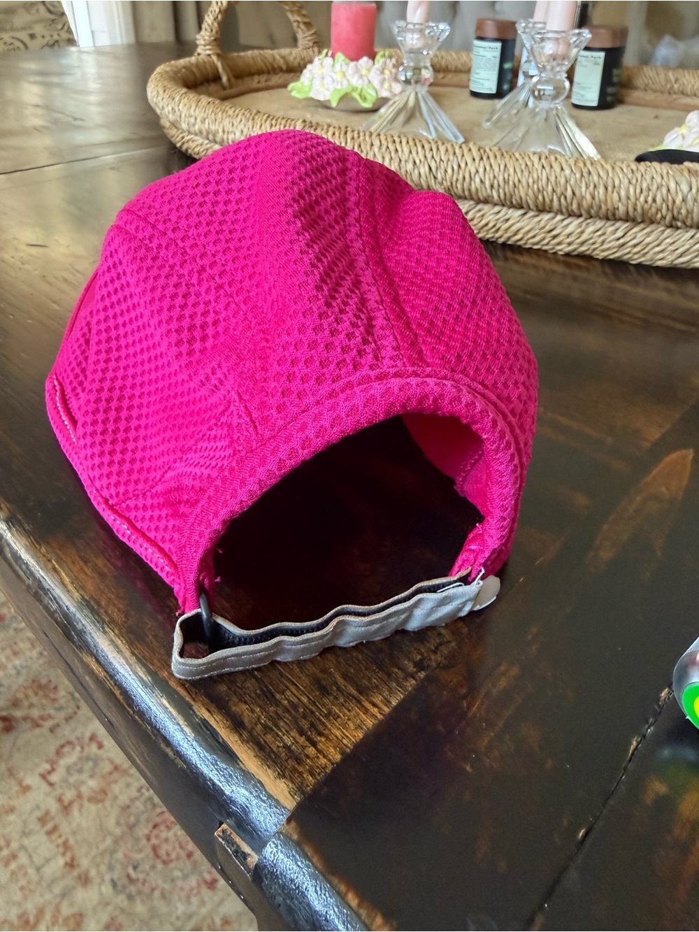 Nike Hot Pink Mesh Performance Cap with Reflective Swoosh - Picture 2 of 5